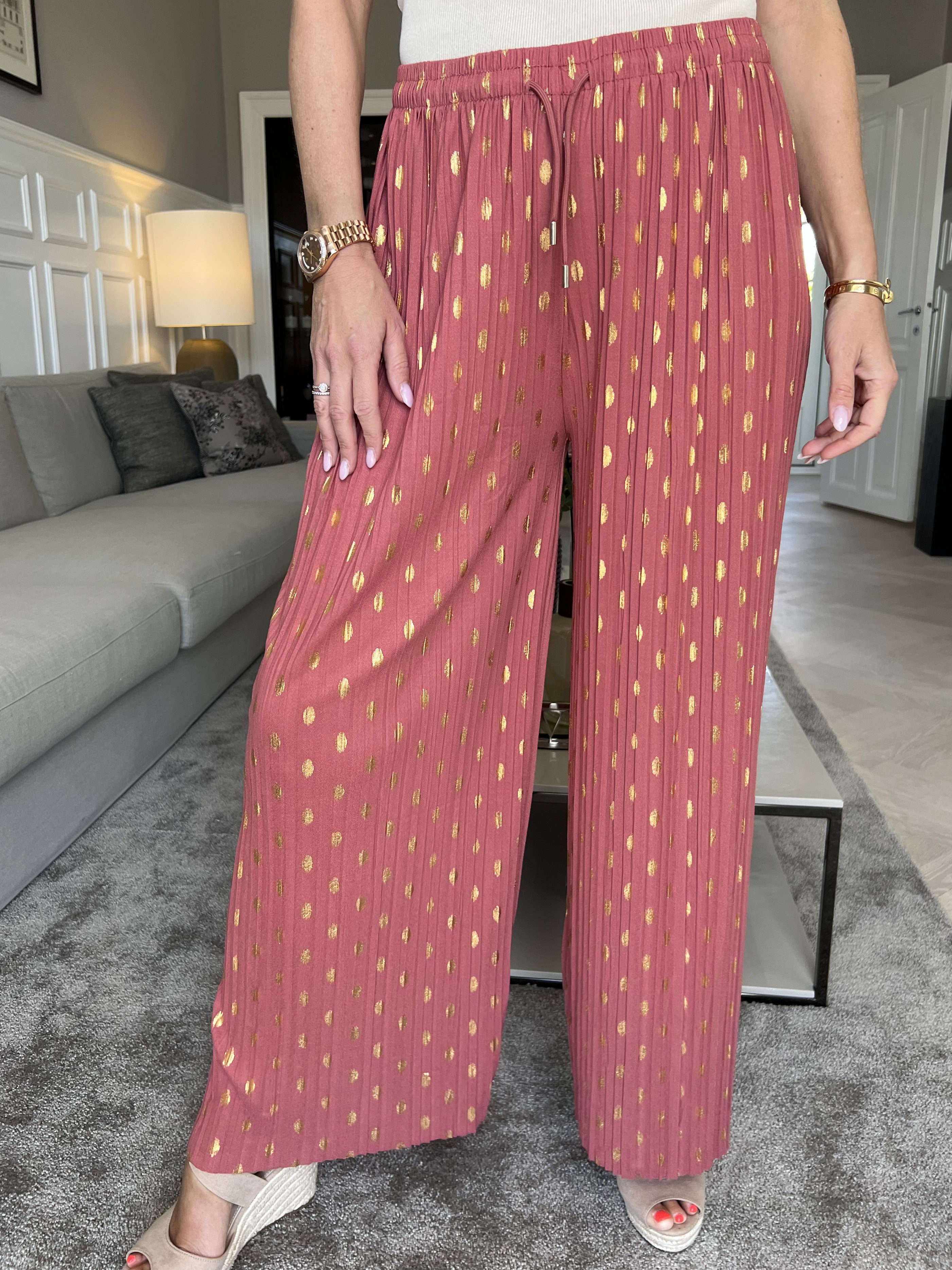 Aleta - Plisserade byxor med prickar